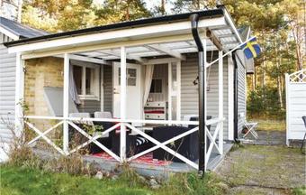 Three-bedroom Holiday Home In Yngsjo