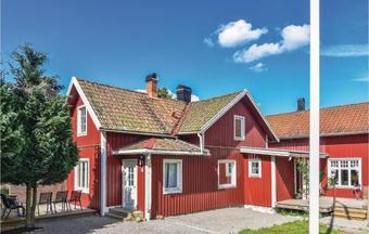 Four-bedroom Holiday Home In Sollbrunn