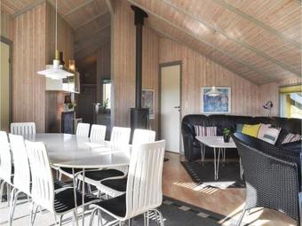 Five-bedroom Holiday Home In Hvide Sande