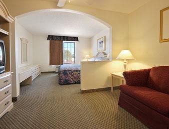 Hotel Days Inn & Suites Of Clayton