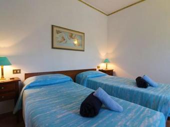 Fattoria Spedaletto Villa Sleeps 8 Pool Wifi