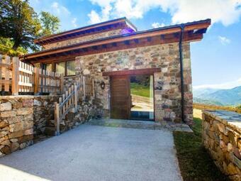 Rural Apartment In Parres Overlooking A Magnificent View