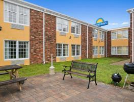 Hotel Days Inn Madisonville