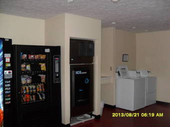 Hotel Bicentennial Inn