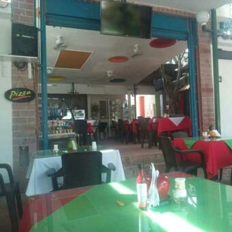 Hotel Villa Sara Cambao