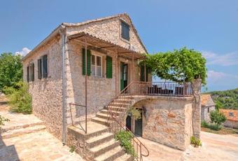Pitve Villa Sleeps 14 Pool Air Con Wifi