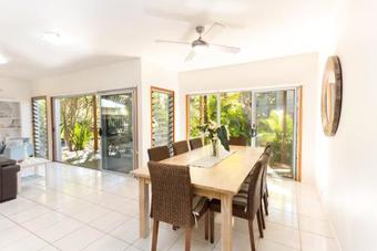 Hostal Outrigger