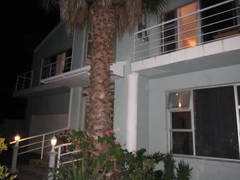 Hostal Two Owls Guest House