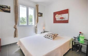 Three-bedroom Holiday Home In Tourves