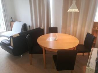 Continental Apartment In West Ealing