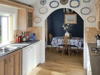 Hill View Cottage