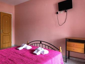 Avouris Apartments