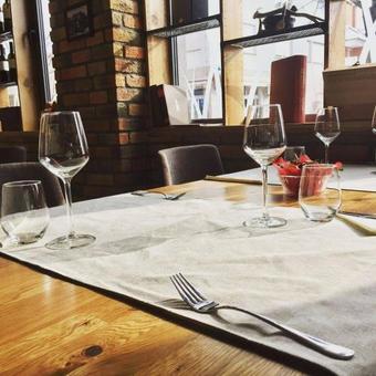 Hostal Rooms The King's Pub