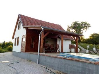 P�csely Apartman