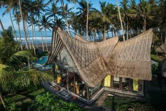 Beachfront Villa Romantic