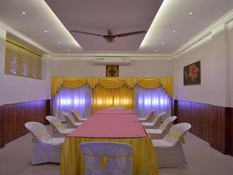 Hotel Queens Tourist Home