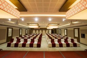 Hotel Saradha Grande