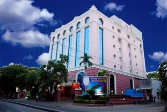 Apartamento Sathyam Grand