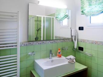 Apartamento Locazione Turistica Residenz Nel Giardino Di Renzo (imp283)