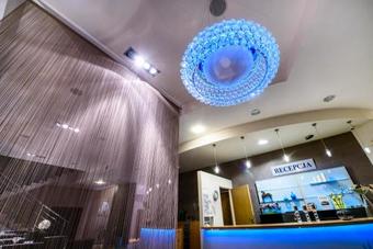 Hotel Nowy Dw�r