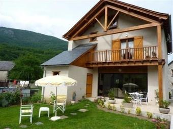 House Le Jardin De Marie