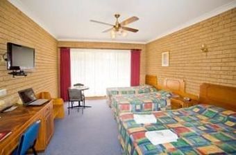 Manifold Motor Inn