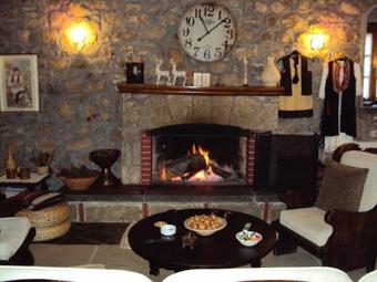 Hostal Guesthouse Karahalios