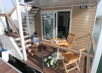 Floating Sea House Kahne Portoro?