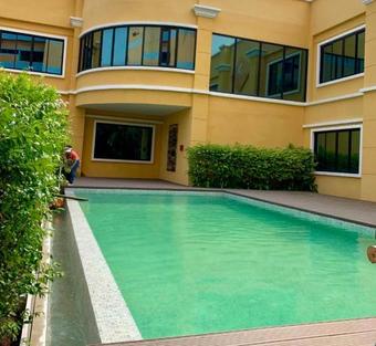 S Bangkok Hotel, Navamin