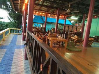 Hotel Dragon Hut Resort