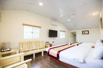 Mountains In Clouds B&B