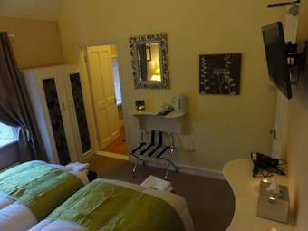 Hostal Robin Hill House