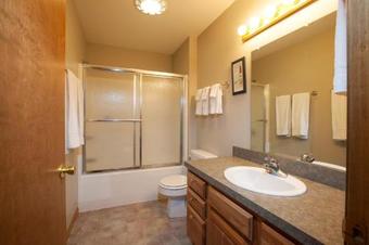 Villa Goshorn Lake Cottage #1