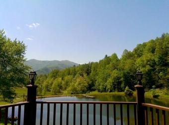 Pond Cove Cabin