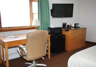 The Bluebird Motel Maine