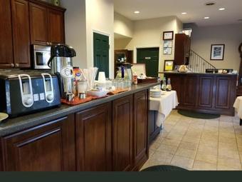 Hotel Acorn Inn