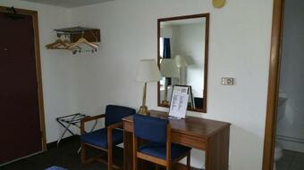 Hotel Amerivu Inn - New Hampton