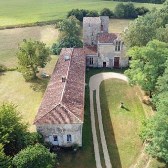 Bed & Breakfast Chateau De Champdolent