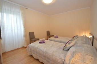Apartment Hrasta