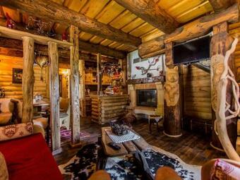 Luxurious Chalet In Bruvno With Pool