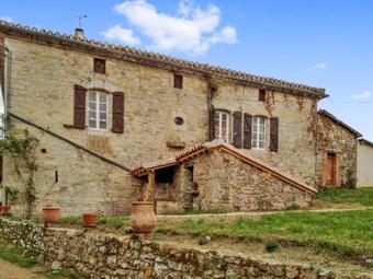 Holiday Home Domaine "aux Quatr'arches"