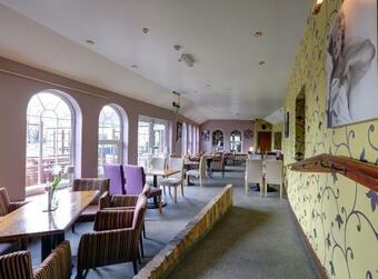 Manor Court Hotel