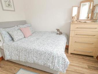 Pentre Bach, Holywell