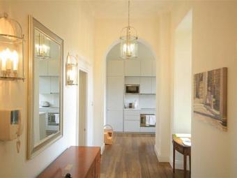 17 Sherborne House, Burford