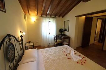 Volterrano Villa Sleeps 7 Pool Wifi