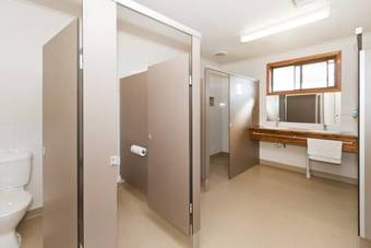 Frankston Holiday Park And Sandhurst Motel