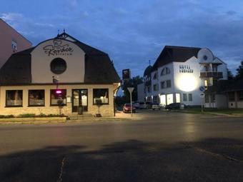 Kov�cs Hotel Superior