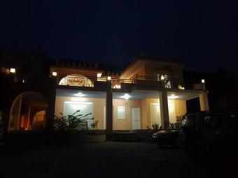 D-george's Apartments By The Sea And Airport