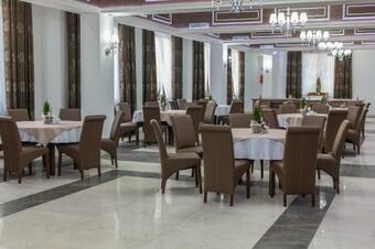 Hostal Borowy Dw�r- Biznes, Spa & Fun