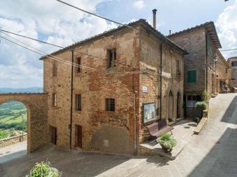 Wonderful Holiday Home In Tuscany With Private Terrace